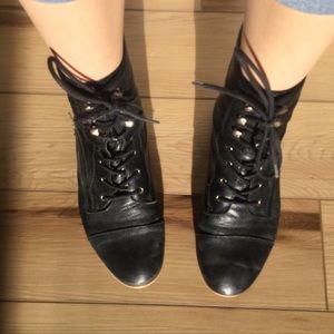 Tommy Hilfiger leather boots EUC